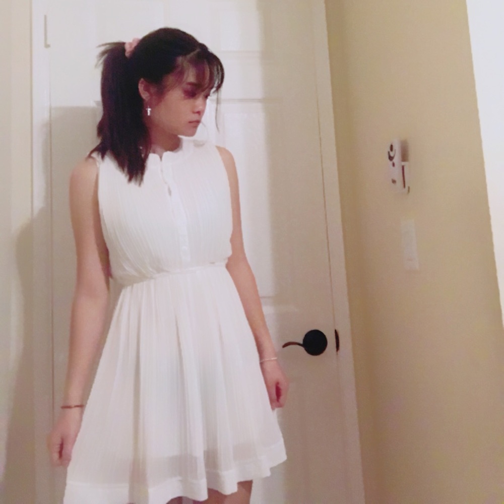 Flowy white midi dress with cinched waist!!